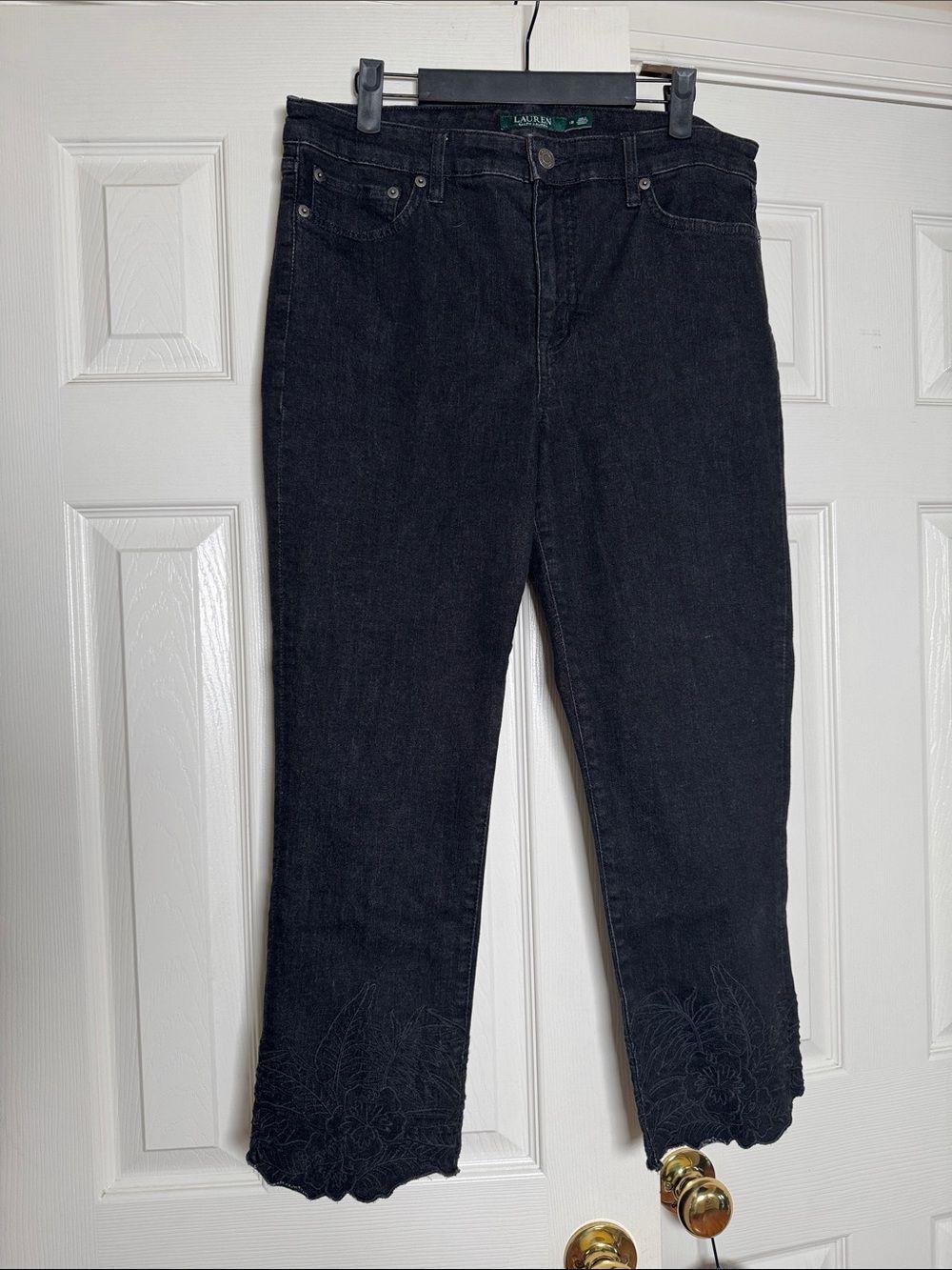 Lauren Ralph Lauren Black Cropped Jeans with Embroidered Scallop Hem size 12